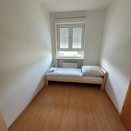 Geraeumige Fuer Bis Zu 8 Personen In Straubing-ittling Apartman *